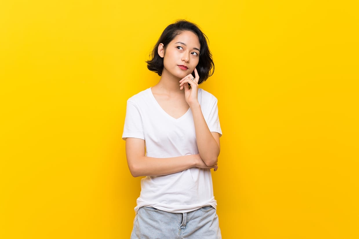 Banner 12 Model Medium Haircut untuk Wanita, Stylish & Gampang Diatur